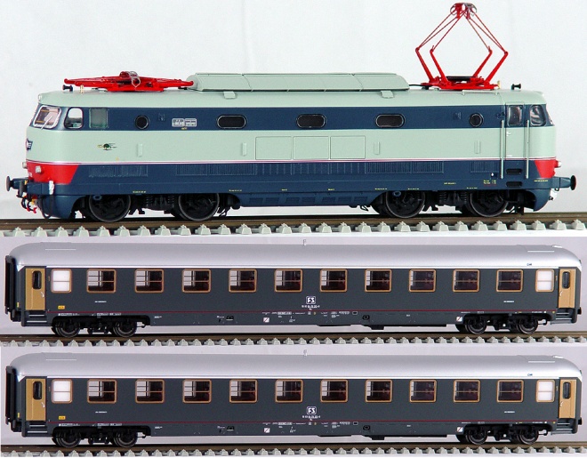Passenger train set Rapido 905 (Set 1)<br /><a href='images/pictures/ACME/70077.jpg' target='_blank'>Full size image</a>